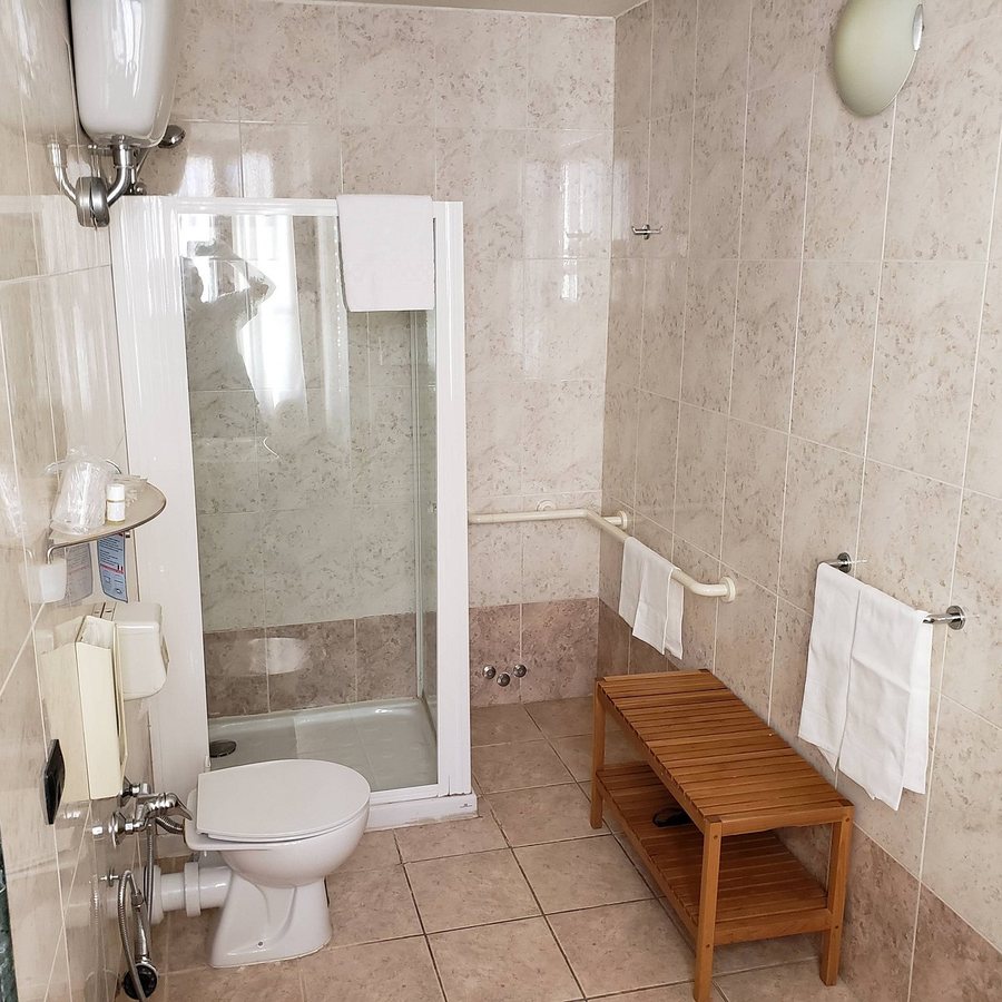 Hotel Giglio — Bathroom