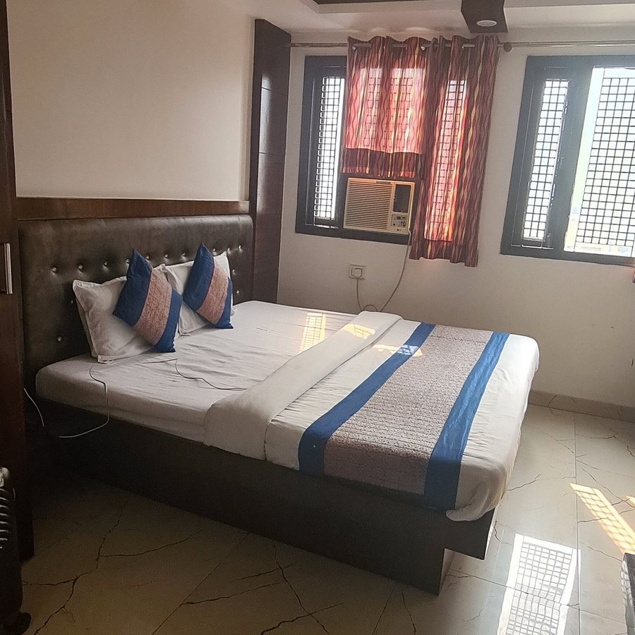 Hotel Glow Inn — Guest room