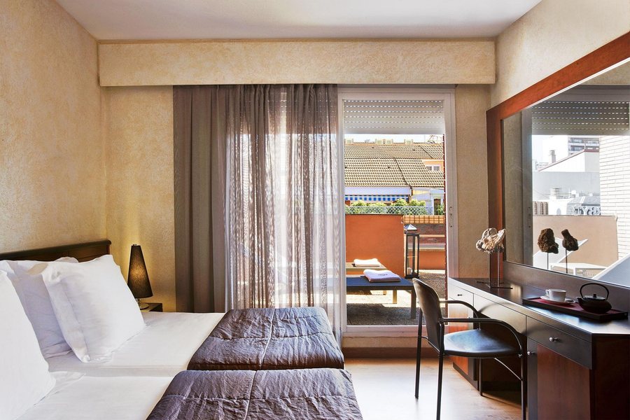 Hotel Gran Derby Suite — Guest room