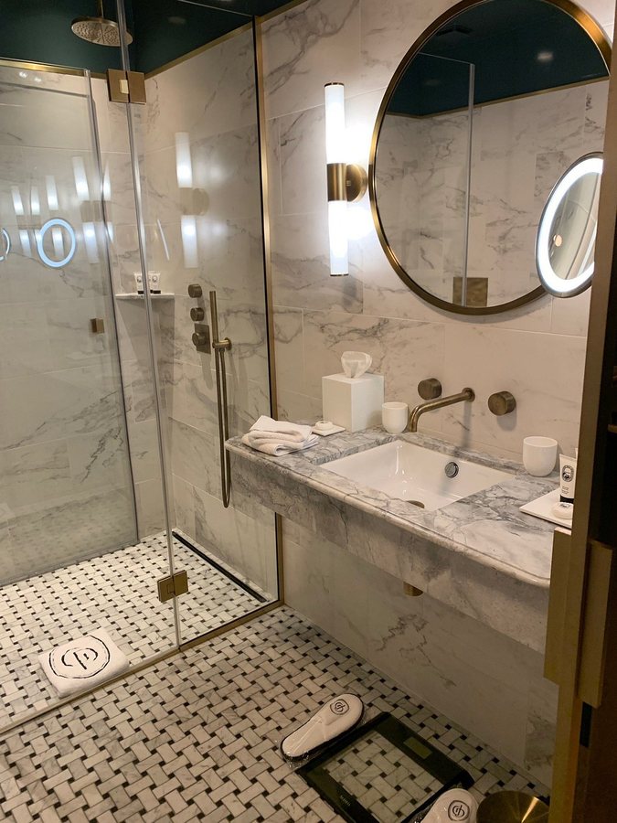 Hotel Grand Powers — Bathroom