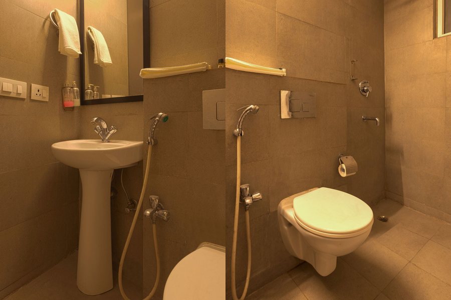 Hotel Grand Tashree — Bathroom