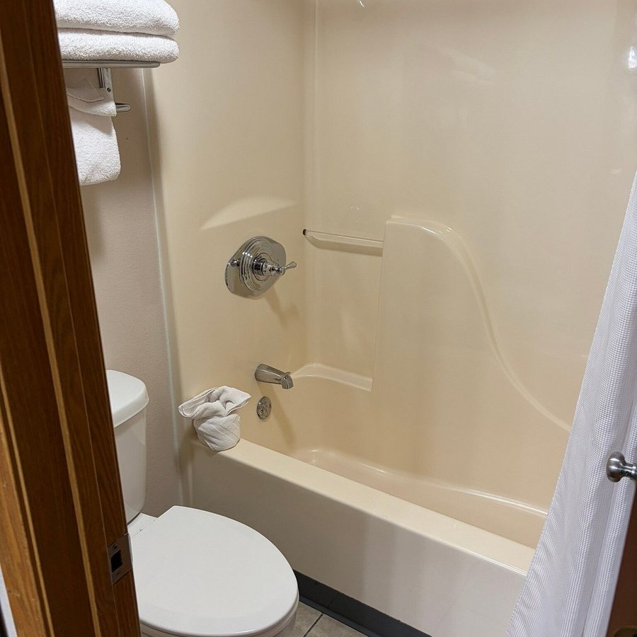 Hotel Grand Victorian — Bathroom