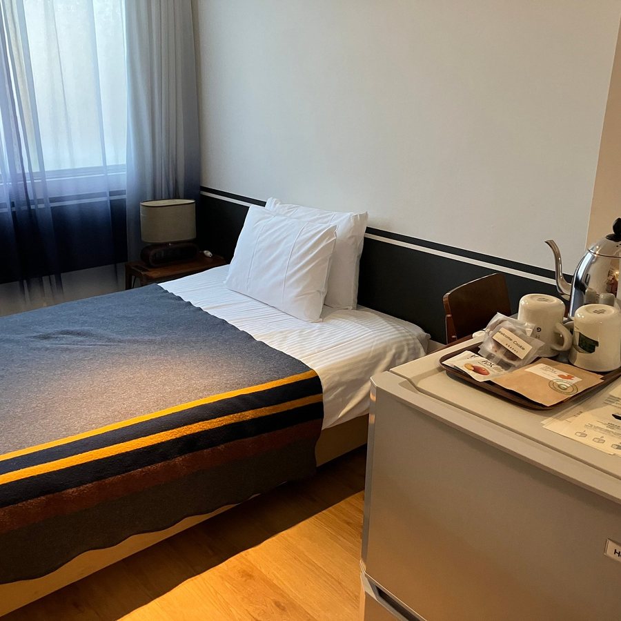 Hotel Graphy Nezu — Guest room