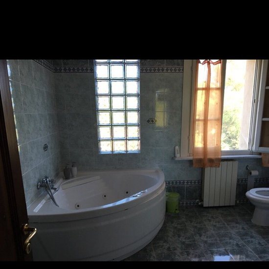 Hotel Grecale — Bathroom