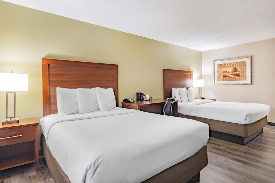 Hotel Gurnee — Guest room
