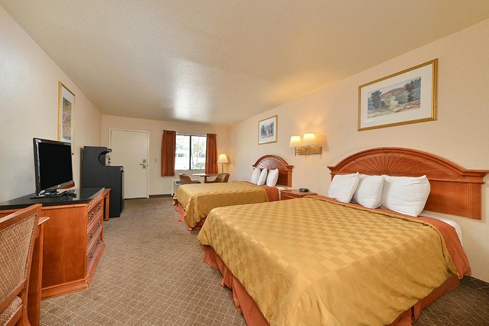 Hotel Hacienda at Ontario Ranch — Guest room
