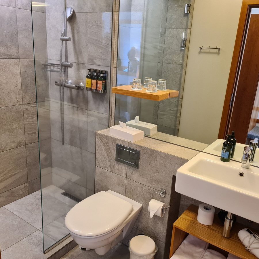 Hotel Hallormsstadur — Bathroom