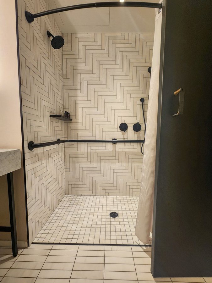 Hotel Haya Tampa Florida — Bathroom