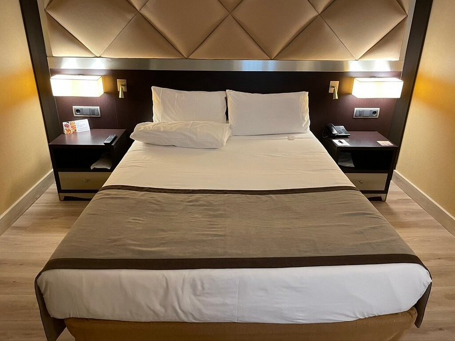 Hotel Hcc St Moritz Barcelona Catalonia — Guest room