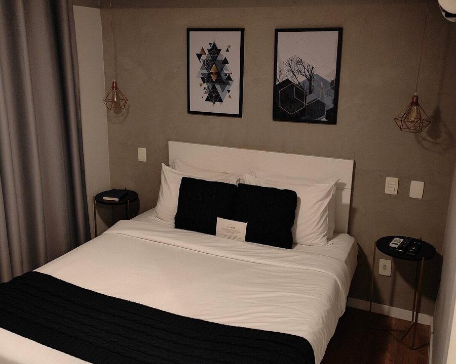 Hotel Heritage — Guest room