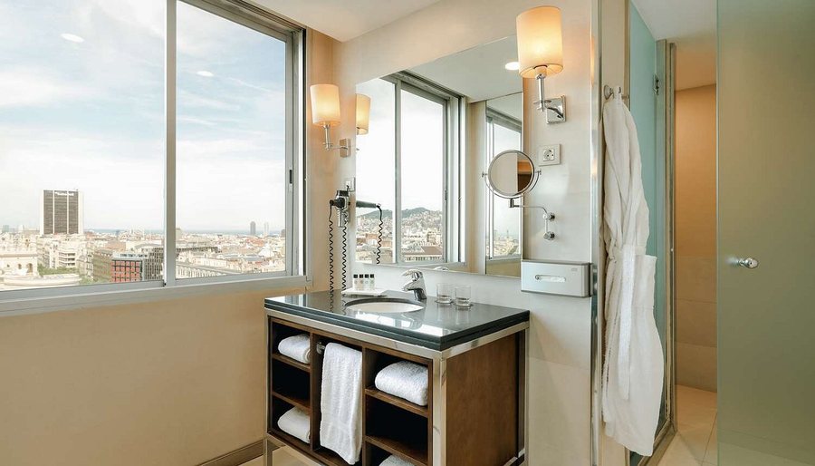 Hotel Hesperia Presidente Barcelona Barcelona Catalonia — Bathroom