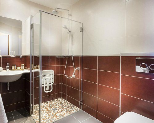 Hotel Hor Europe — Bathroom