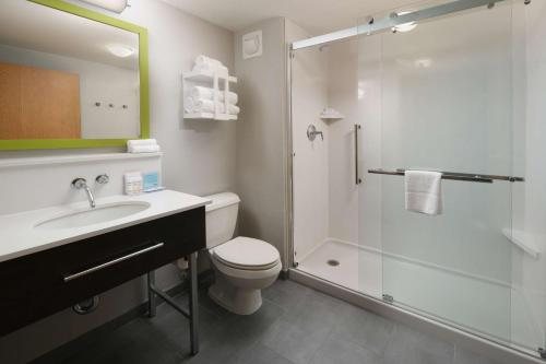 Hotel Houston Medical Center NRG Park — Bathroom