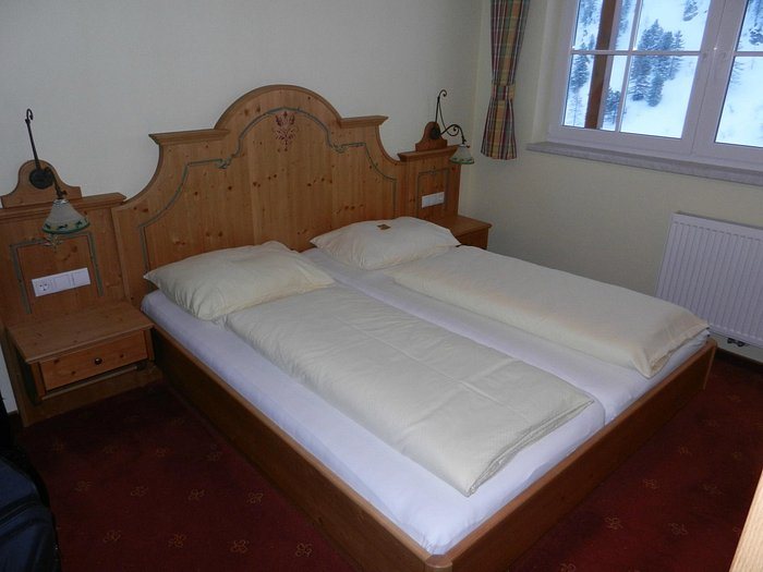Hotel Hubertus — Guest room