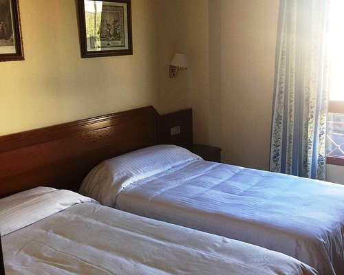 Hotel Humanes — Guest room
