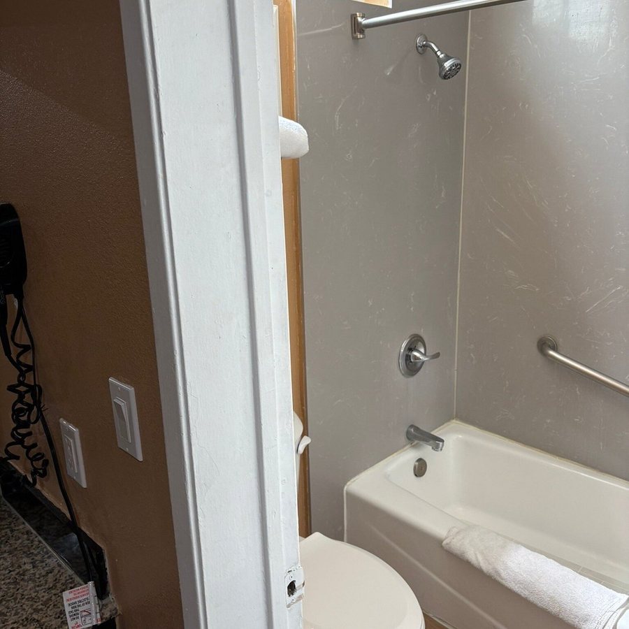 Hotel Hwood Los Angeles California — Bathroom