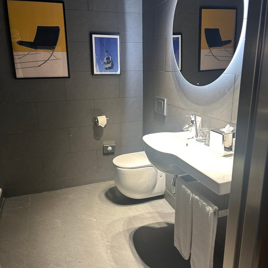 Hotel Indigo Barcelona Plaza Espana by IHG Barcelona Catalonia — Bathroom