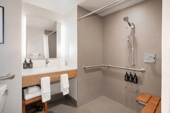 Hotel Indigo Denver Downtown union Station By IHG Denver Colorado — Bathroom