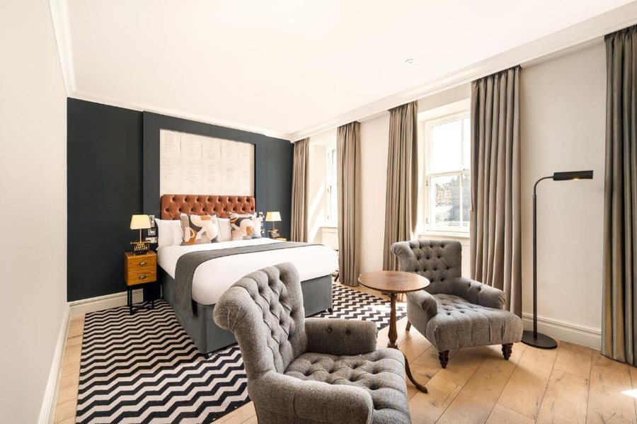 Hotel Indigo Edinburgh Princes Street By IHG — Guest room