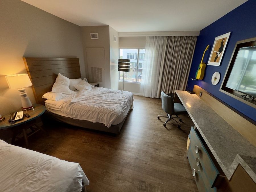 Hotel Indigo Gainesville celebration Pointe By IHG — Guest room