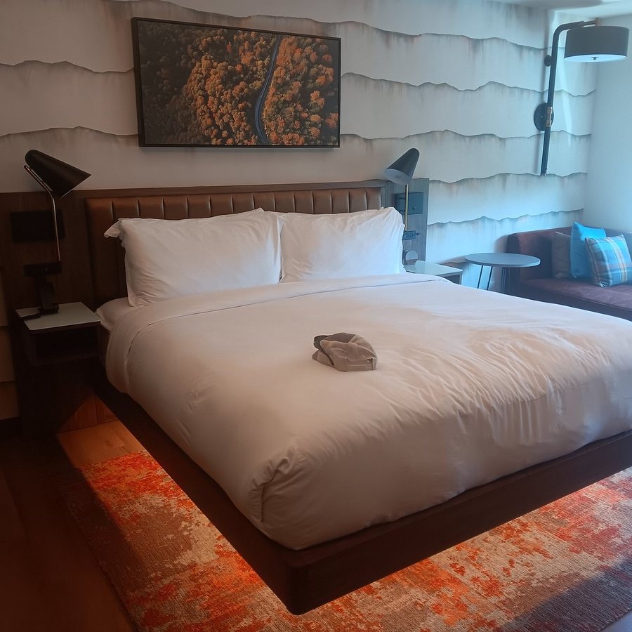 Hotel Indigo Gatlinburg Downtown by IHG — Guest room