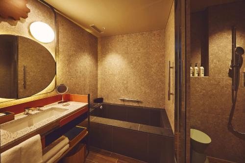 Hotel Indigo Inuyama Urakuen Garden by IHG — Bathroom