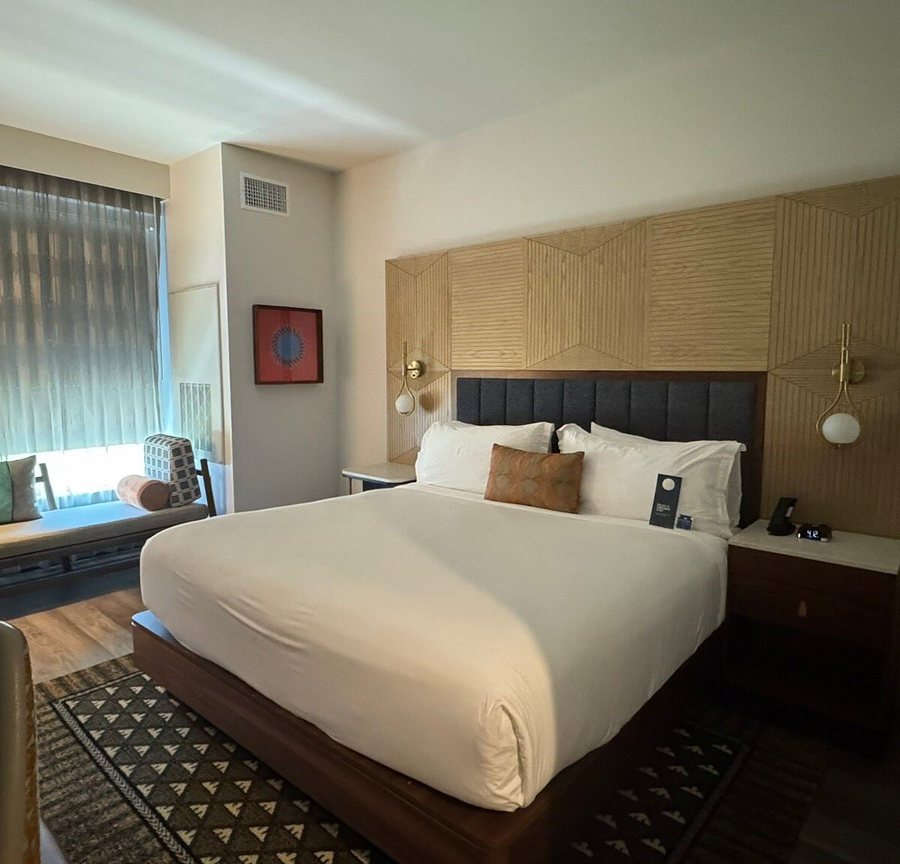 Hotel Indigo Irving Las Colinas by IHG — Guest room
