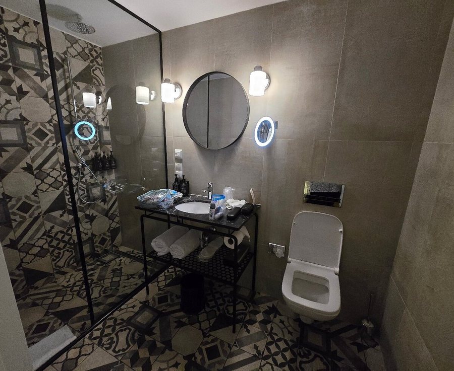 Hotel Indigo Krakow Old Town by IHG — Bathroom