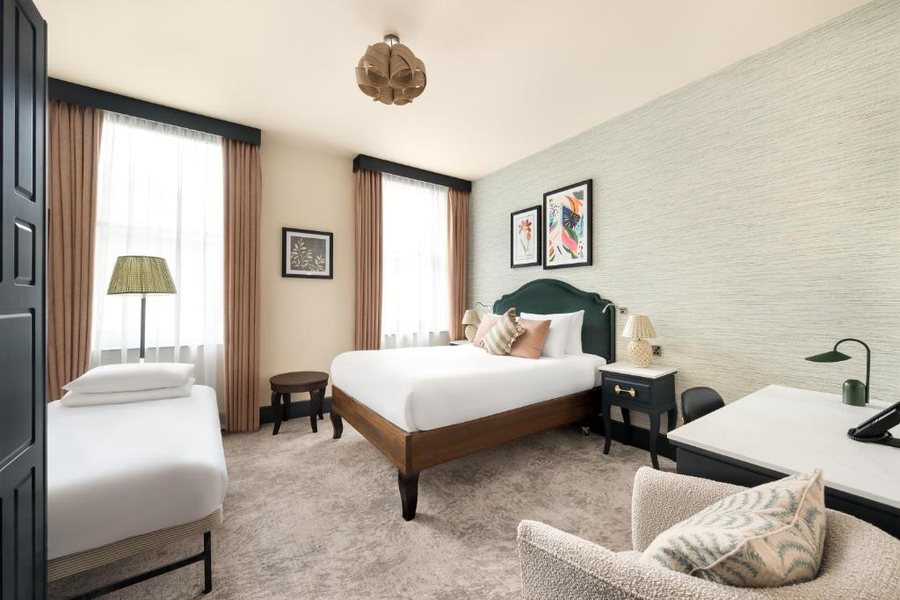 Hotel Indigo London Kensington by IHG — Guest room