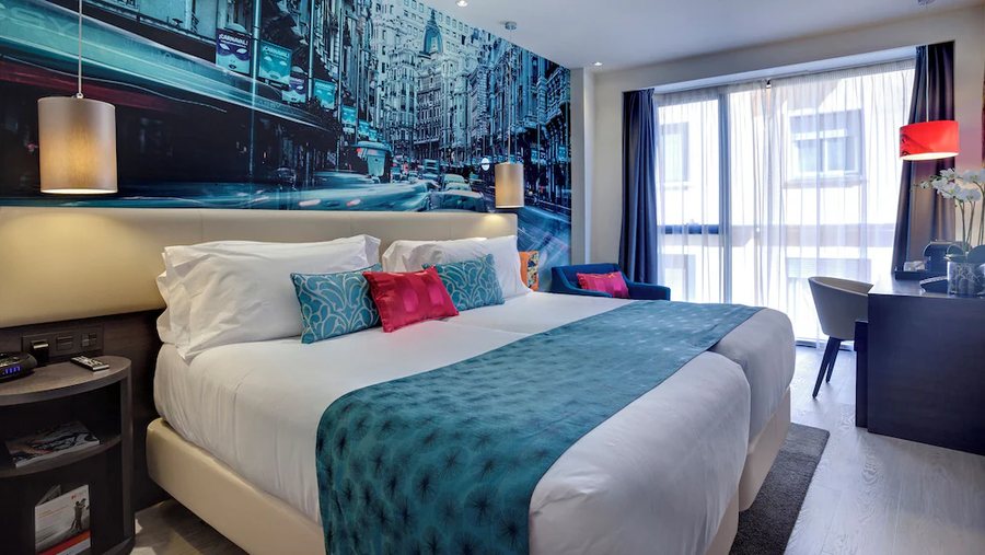 Hotel Indigo Madrid Gran Via By IHG — Guest room