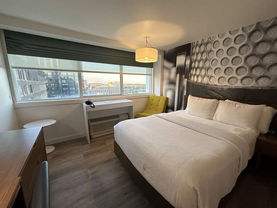 Hotel Indigo Memphis Downtown By IHG — Guest room