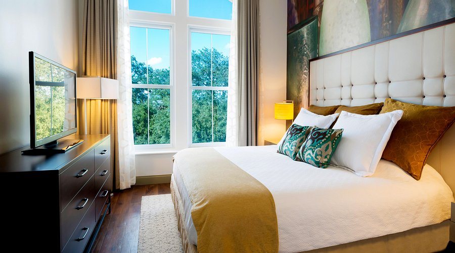 Hotel Indigo Savannah Historic District by IHG — Guest room