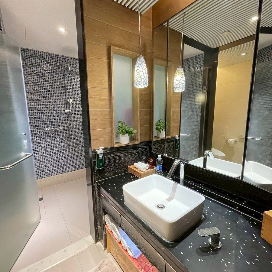 Hotel Indigo Shanghai Jing An by IHG — Bathroom