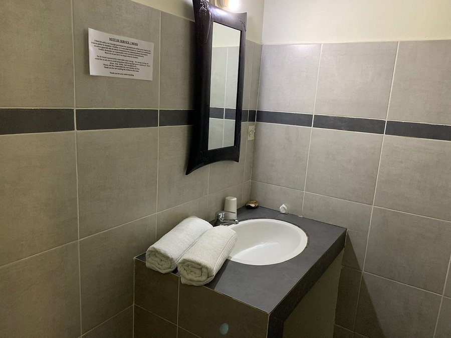 Hotel Isalo Ranch — Bathroom