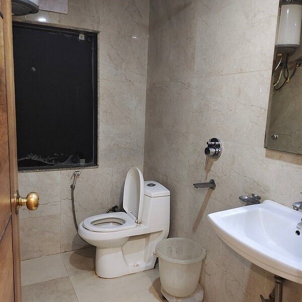 Hotel Ivory 32 — Bathroom