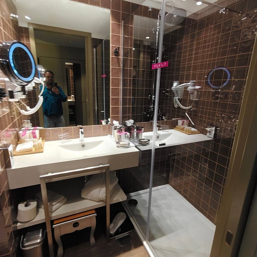 Hotel Jaguar — Bathroom