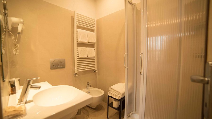 Hotel Jane — Bathroom