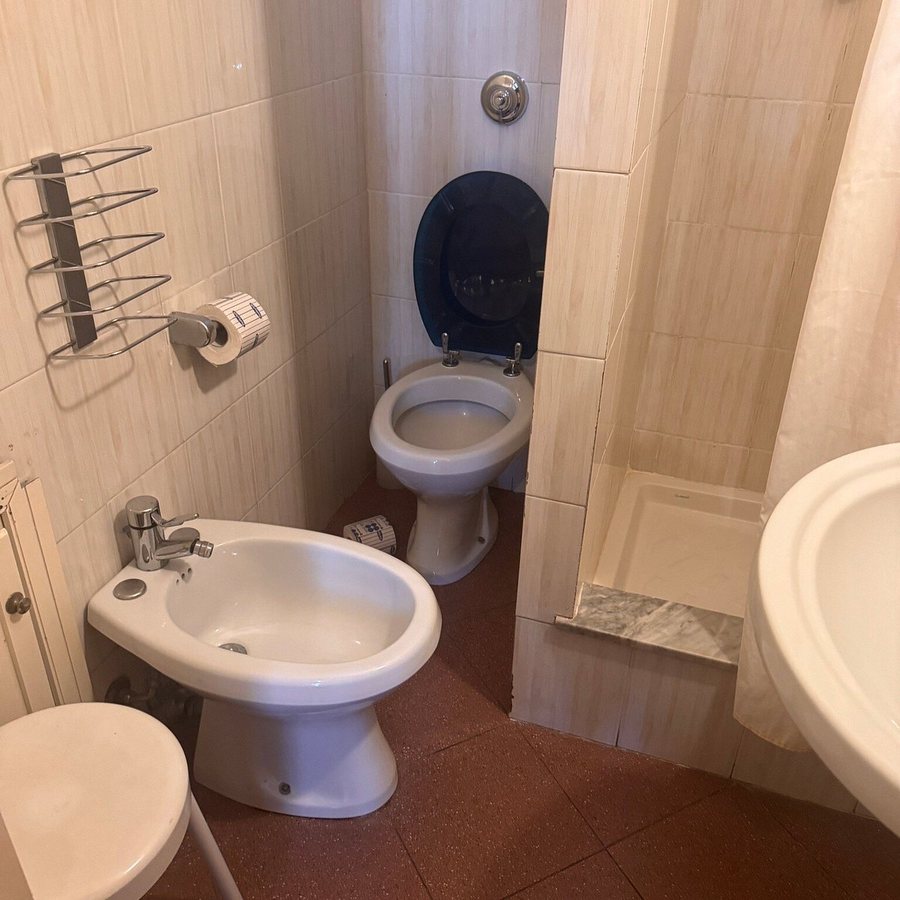 Hotel Joli — Bathroom
