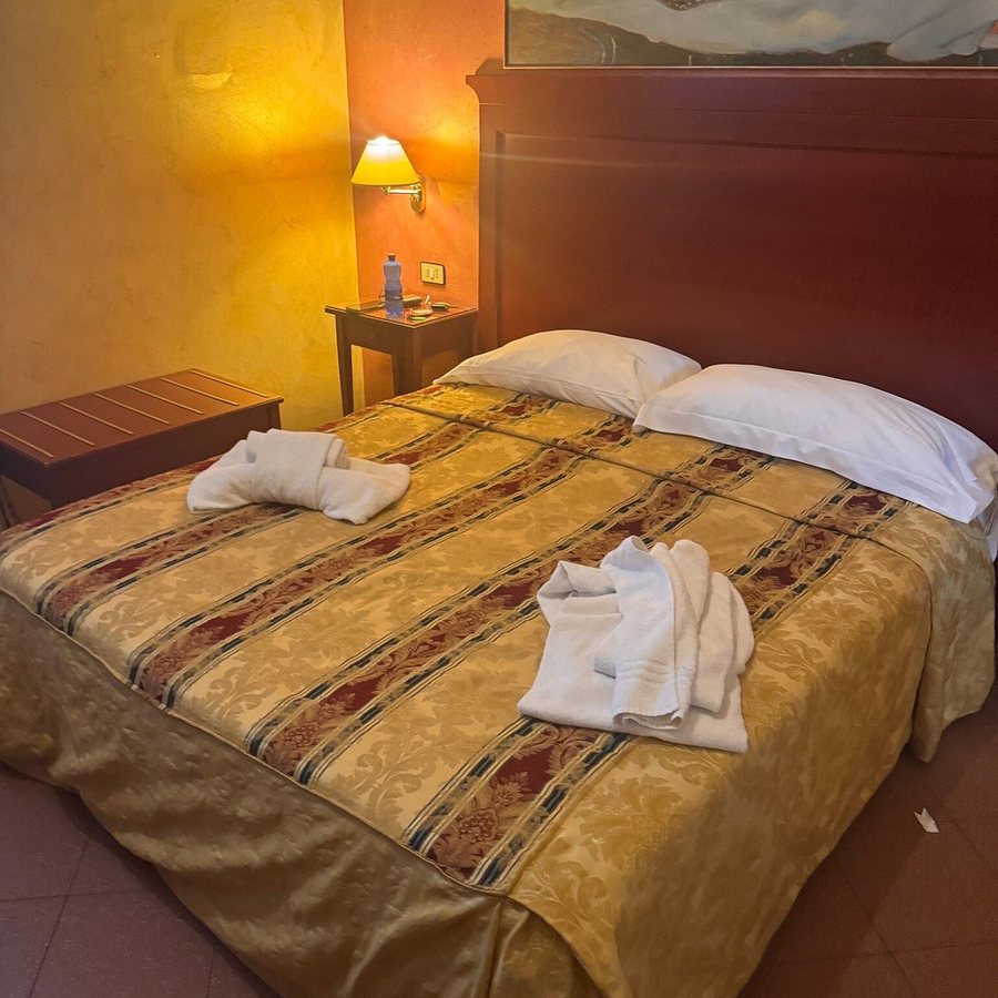 Hotel Joli — Guest room