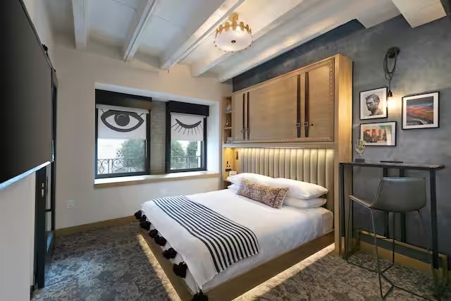 Hotel K Town Los Angeles California — Guest room