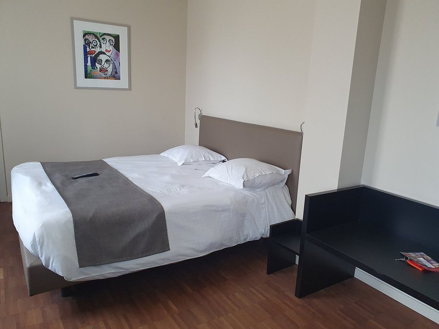 Hotel Karmel — Guest room