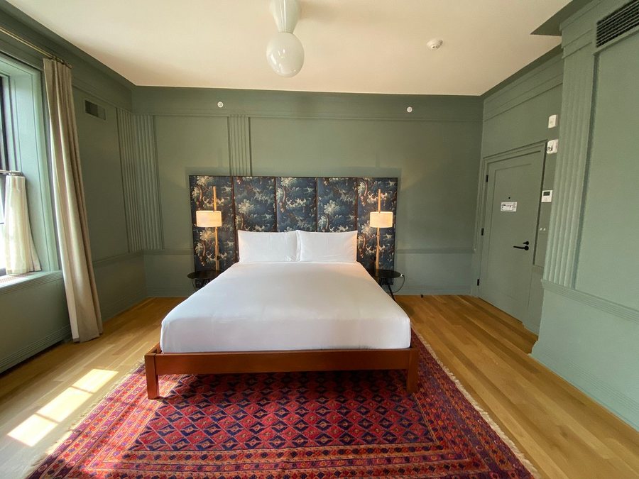 Hotel Kinsley — Guest room