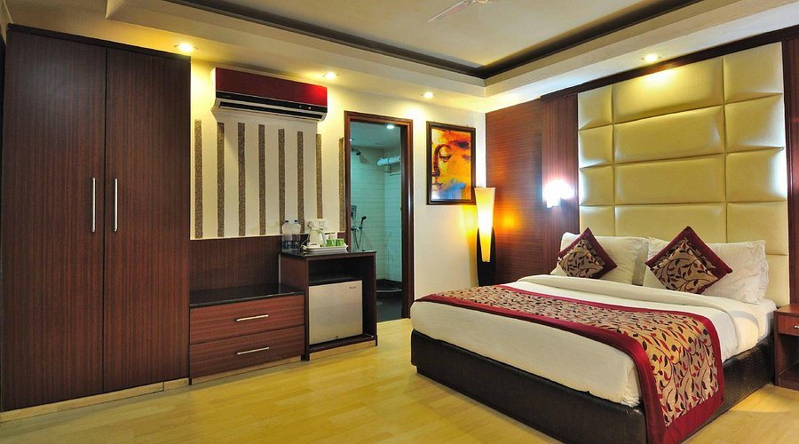 Hotel Krishna Plaza — Guest room