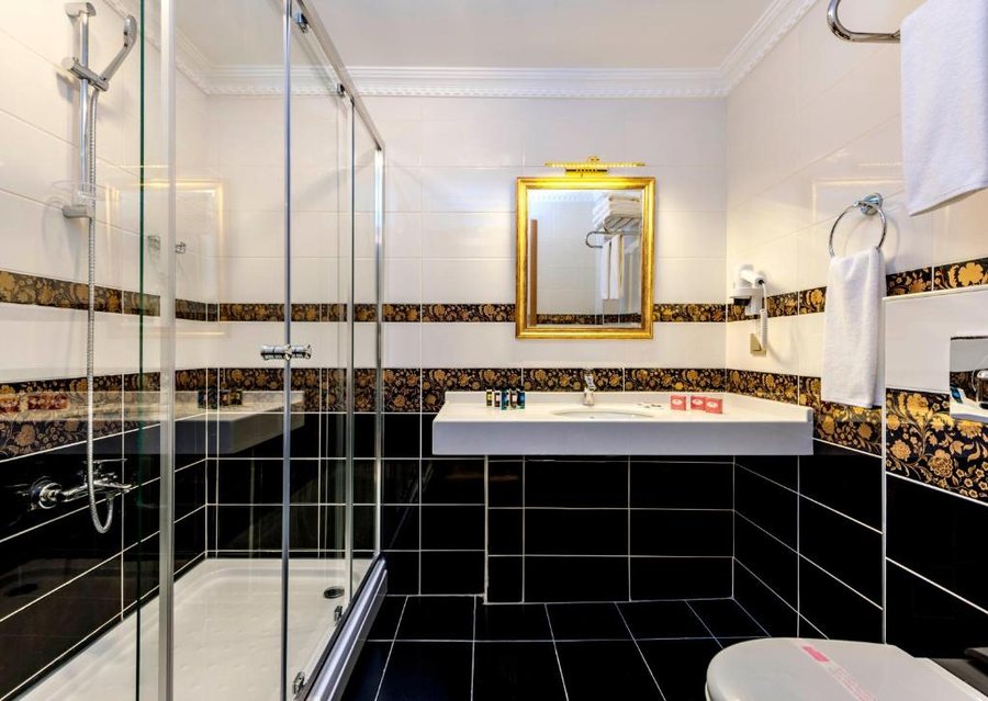 Hotel Kuk Istanbul — Bathroom