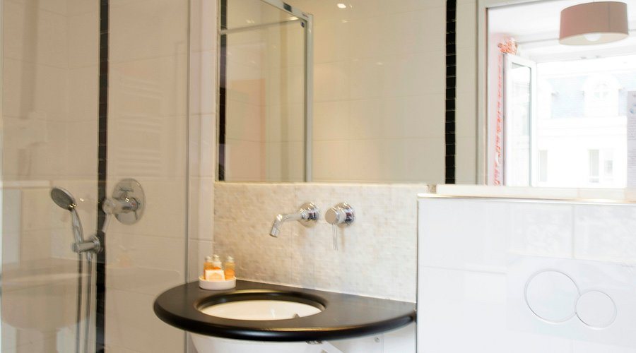 Hotel L interlude — Bathroom