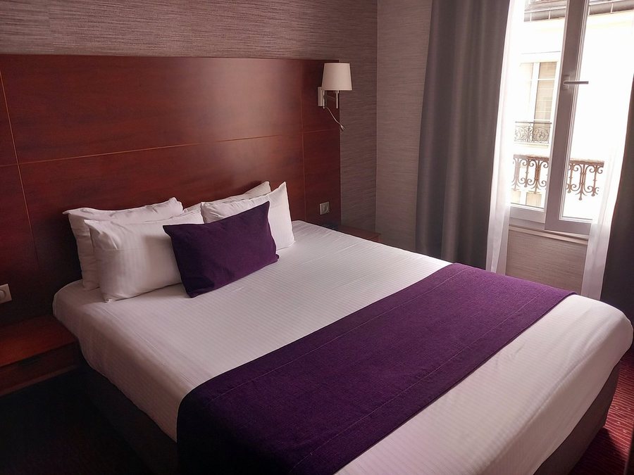 Hotel L interlude — Guest room