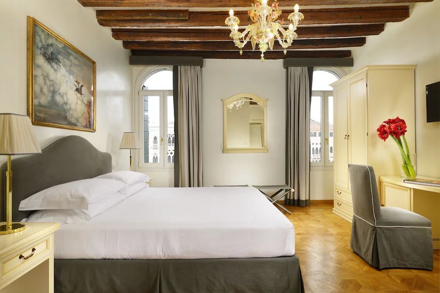 Hotel L Orologio — Guest room