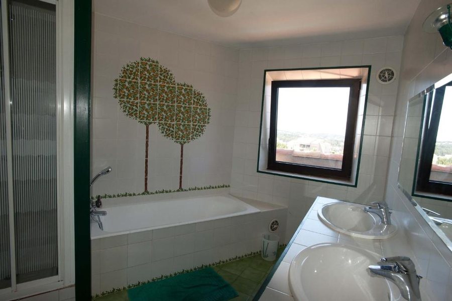 Hotel La Garrigue — Bathroom