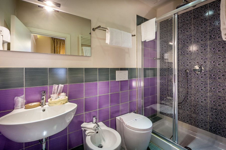 Hotel La Scaletta Al Ponte Vecchio — Bathroom