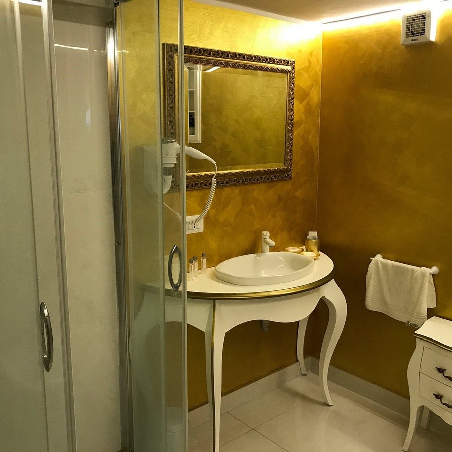 Hotel La Torraccia — Bathroom